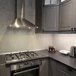 Well-Equipped Apartment With Free Parking